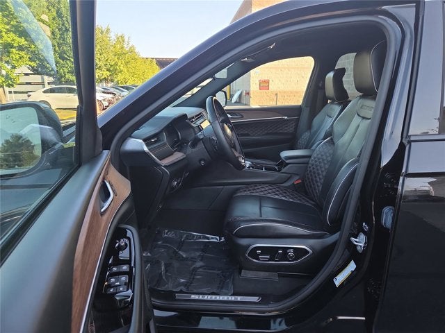 2023 Jeep Grand Cherokee Summit