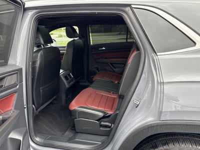 2022 Volkswagen Atlas Cross Sport 3.6L V6 SEL Premium R-Line