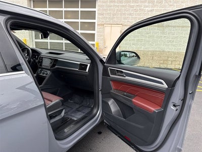 2022 Volkswagen Atlas Cross Sport 3.6L V6 SEL Premium R-Line