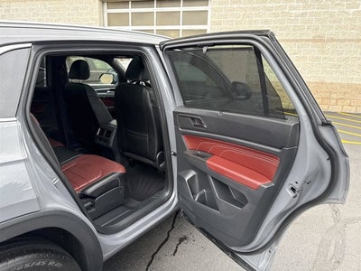 2022 Volkswagen Atlas Cross Sport 3.6L V6 SEL Premium R-Line