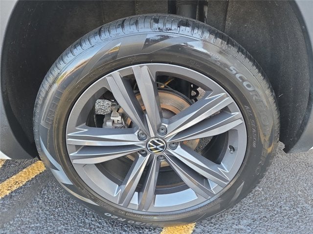 2022 Volkswagen Atlas Cross Sport 2.0T SEL R-Line