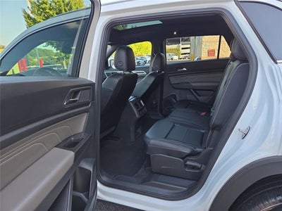 2022 Volkswagen Atlas Cross Sport 2.0T SEL R-Line