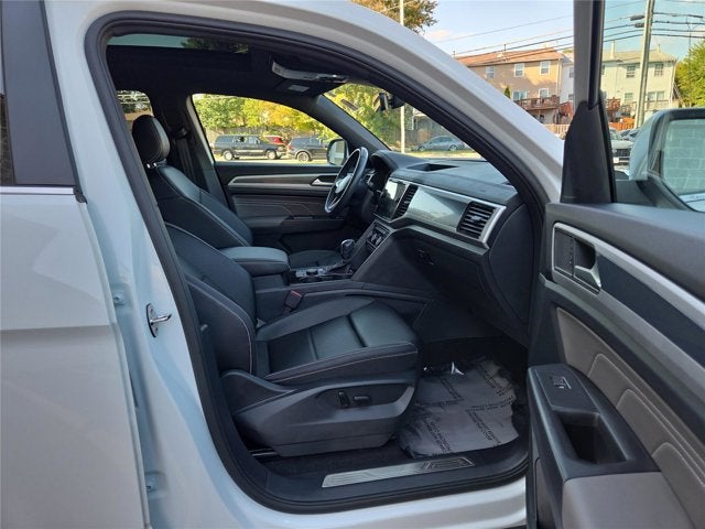 2022 Volkswagen Atlas Cross Sport 2.0T SEL R-Line