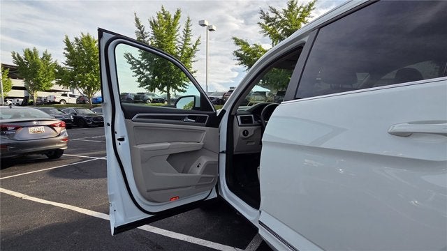 2019 Volkswagen Atlas 3.6L V6 SE w/Technology R-Line