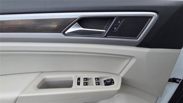 2019 Volkswagen Atlas 3.6L V6 SE w/Technology R-Line