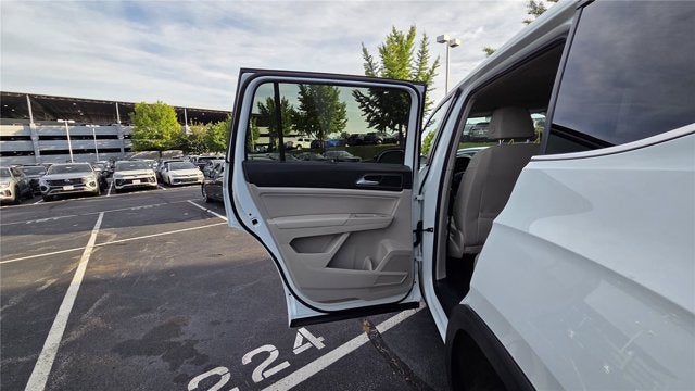 2019 Volkswagen Atlas 3.6L V6 SE w/Technology R-Line