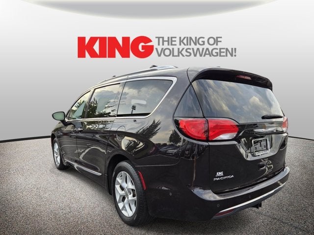2017 Chrysler Pacifica Touring-L Plus