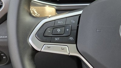2025 Volkswagen Taos SE Black