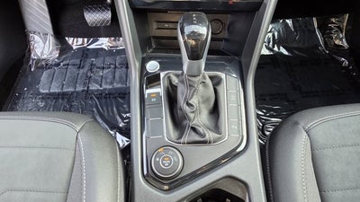 2025 Volkswagen Taos SE Black