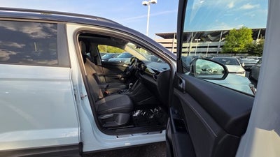 2025 Volkswagen Taos SE Black
