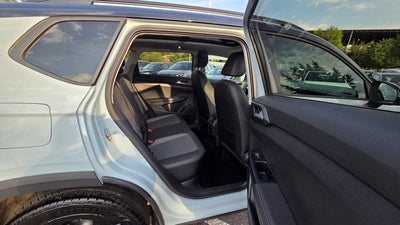 2025 Volkswagen Taos SE Black