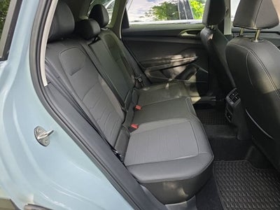 2025 Volkswagen Taos SE Black