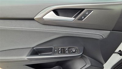 2025 Volkswagen Taos SE Black