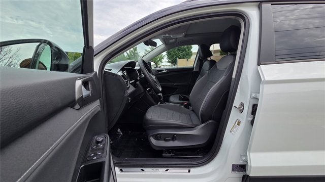 2025 Volkswagen Taos SE Black