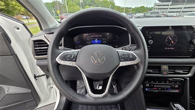 2025 Volkswagen Taos SE Black