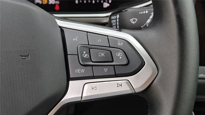 2025 Volkswagen Taos SE Black