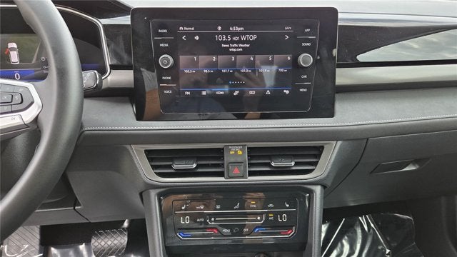 2025 Volkswagen Taos SE Black