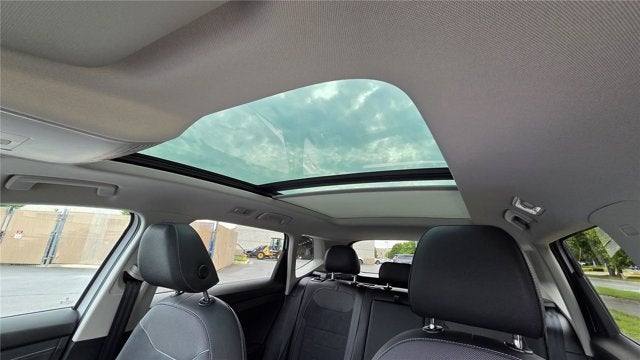 2025 Volkswagen Taos SE Black