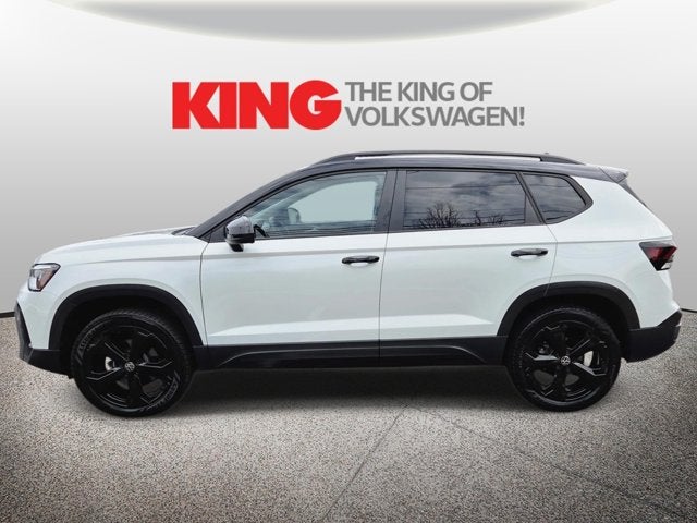2025 Volkswagen Taos SE Black