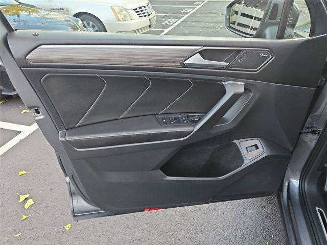 2023 Volkswagen Tiguan SEL R-Line