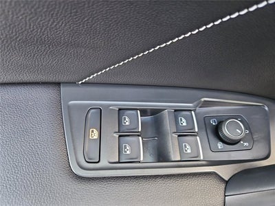 2023 Volkswagen Tiguan SEL R-Line