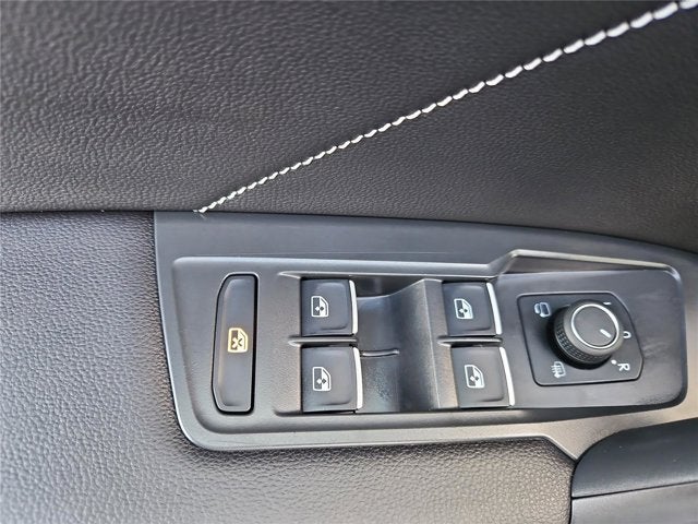 2023 Volkswagen Tiguan SEL R-Line