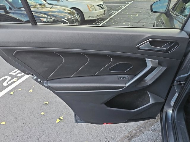 2023 Volkswagen Tiguan SEL R-Line