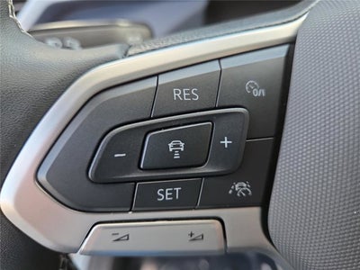 2025 Volkswagen Taos SEL