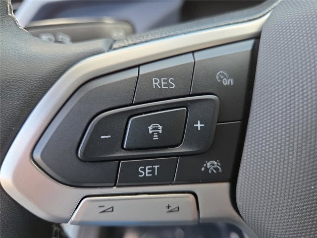 2025 Volkswagen Taos SEL