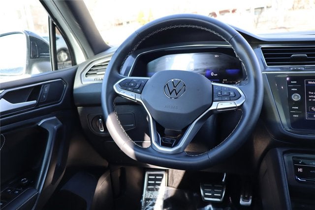 2023 Volkswagen Tiguan SE R-Line Black