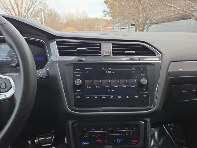 2023 Volkswagen Tiguan SE R-Line Black