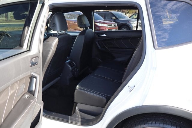 2023 Volkswagen Tiguan SE R-Line Black