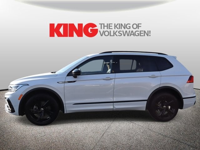 2023 Volkswagen Tiguan SE R-Line Black