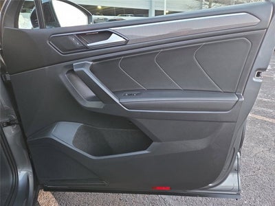 2023 Volkswagen Tiguan SE R-Line Black