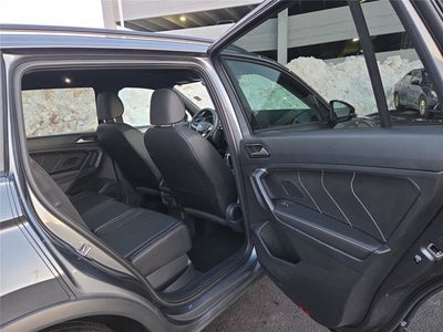 2023 Volkswagen Tiguan SE R-Line Black