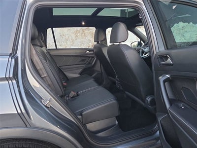 2023 Volkswagen Tiguan SE R-Line Black