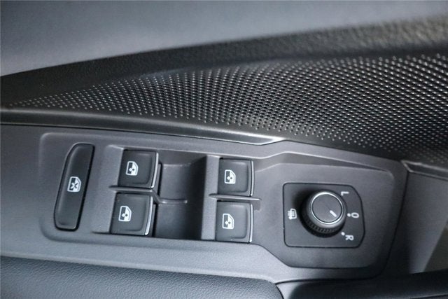2025 Volkswagen Tiguan SE