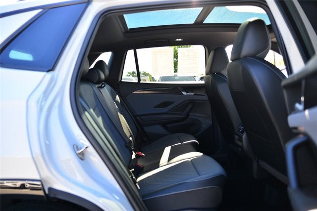 2025 Volkswagen Tiguan SE R-Line Black