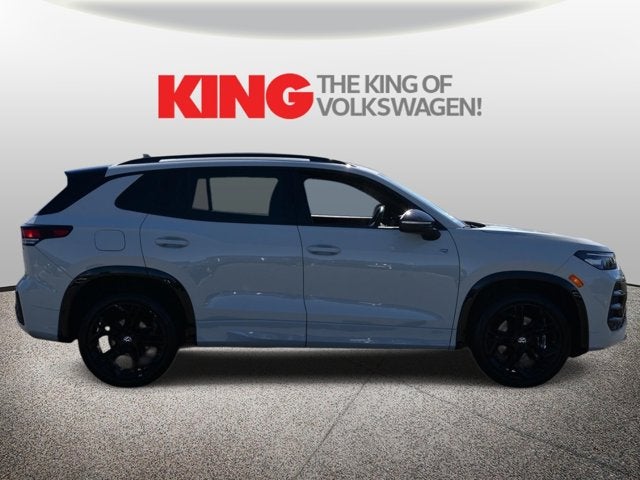 2025 Volkswagen Tiguan SE R-Line Black