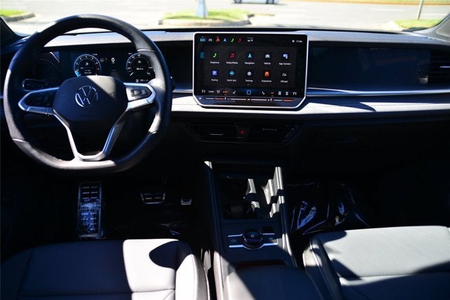 2025 Volkswagen Tiguan SE R-Line Black