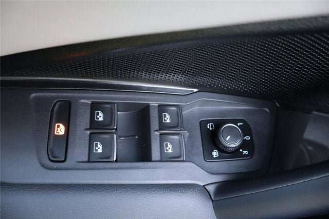 2025 Volkswagen Tiguan SEL R-Line