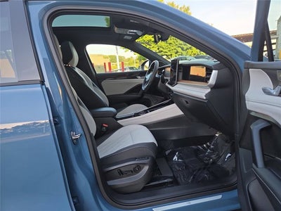 2025 Volkswagen Tiguan SEL R-Line
