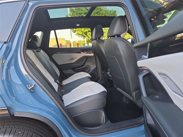 2025 Volkswagen Tiguan SEL R-Line