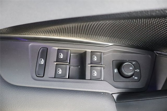 2025 Volkswagen Tiguan SE