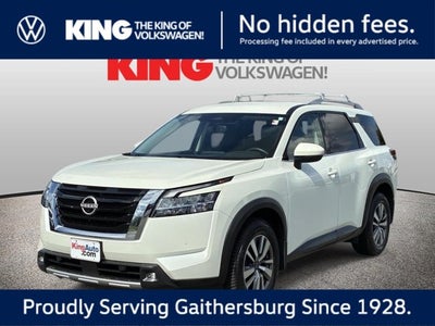 2022 Nissan Pathfinder SL
