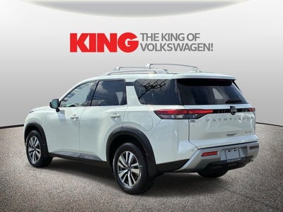 2022 Nissan Pathfinder SL