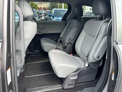 2021 Toyota Sienna XLE