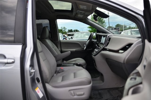 2018 Toyota Sienna XLE Premium