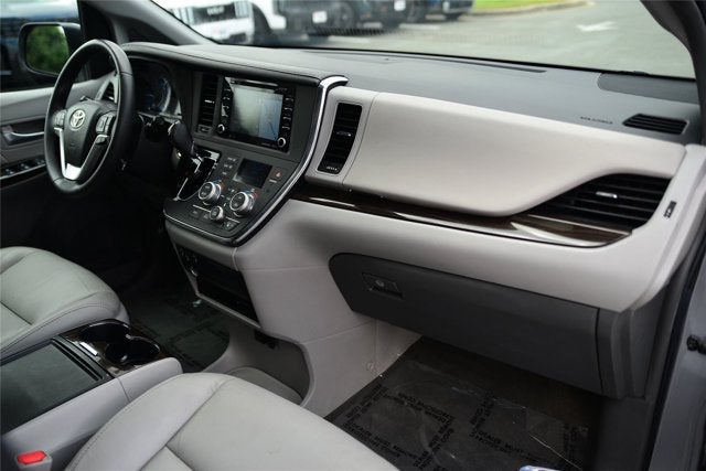 2018 Toyota Sienna XLE Premium