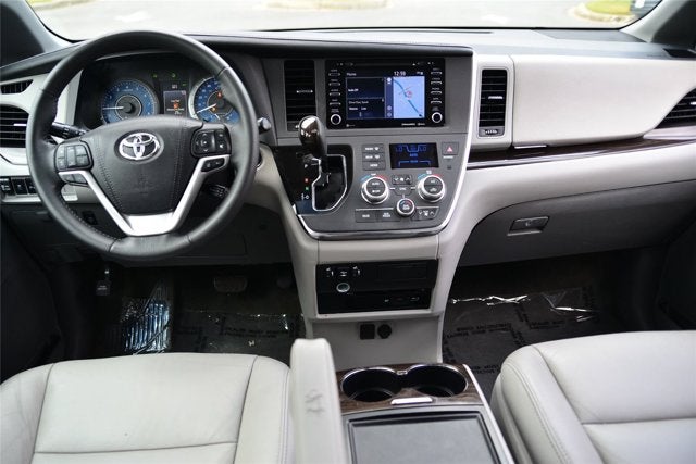 2018 Toyota Sienna XLE Premium